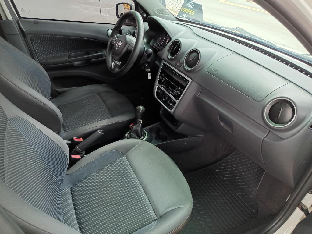 VOLKSWAGEN Voyage - Foto