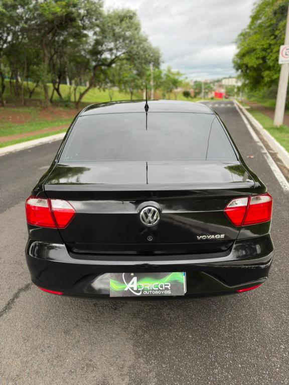 VOLKSWAGEN Voyage - Foto