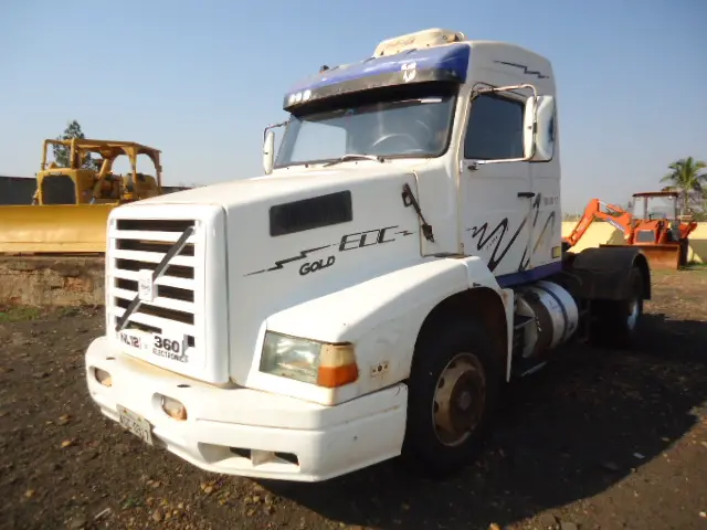 VOLVO 360