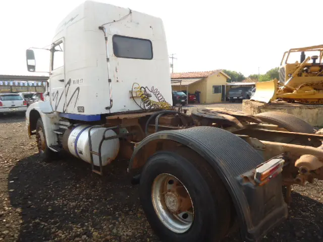 VOLVO 360 - Foto