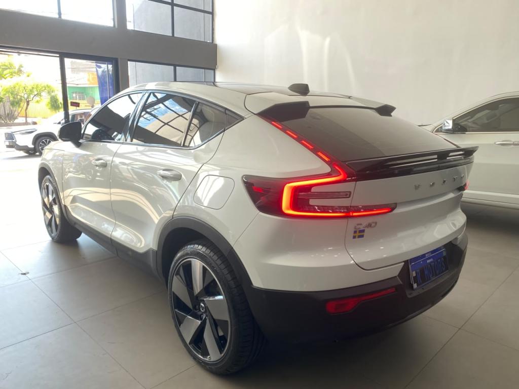 VOLVO C40 - Foto