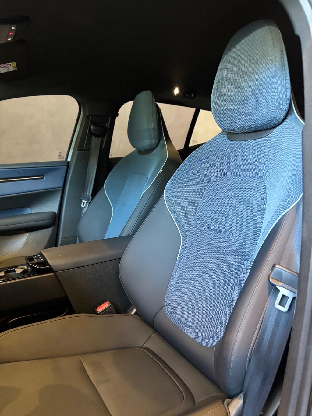 VOLVO EX30 - Foto