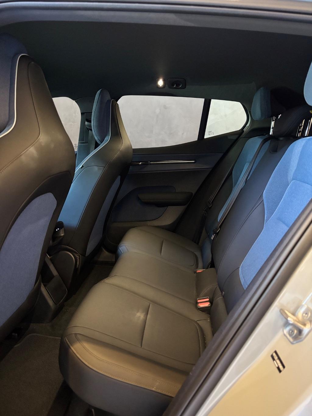 VOLVO EX30 - Foto