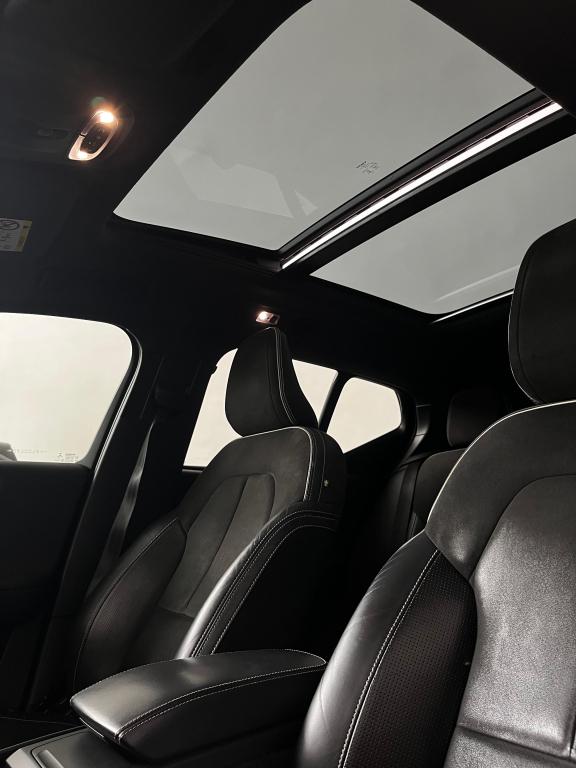 VOLVO XC40 - Foto