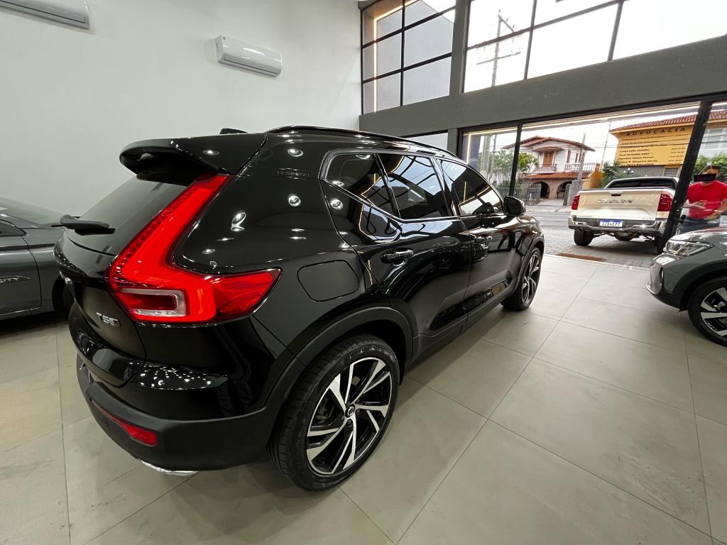 VOLVO XC40 - Foto