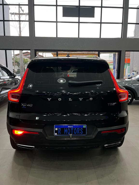 VOLVO XC40 - Foto