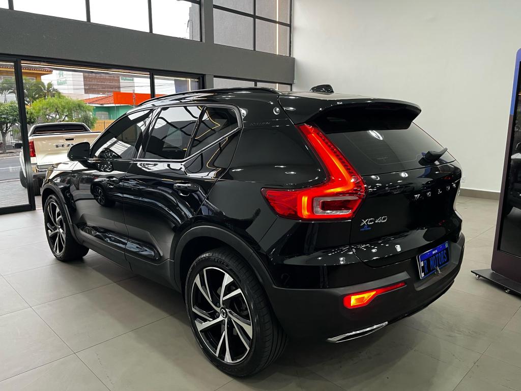 VOLVO XC40 - Foto