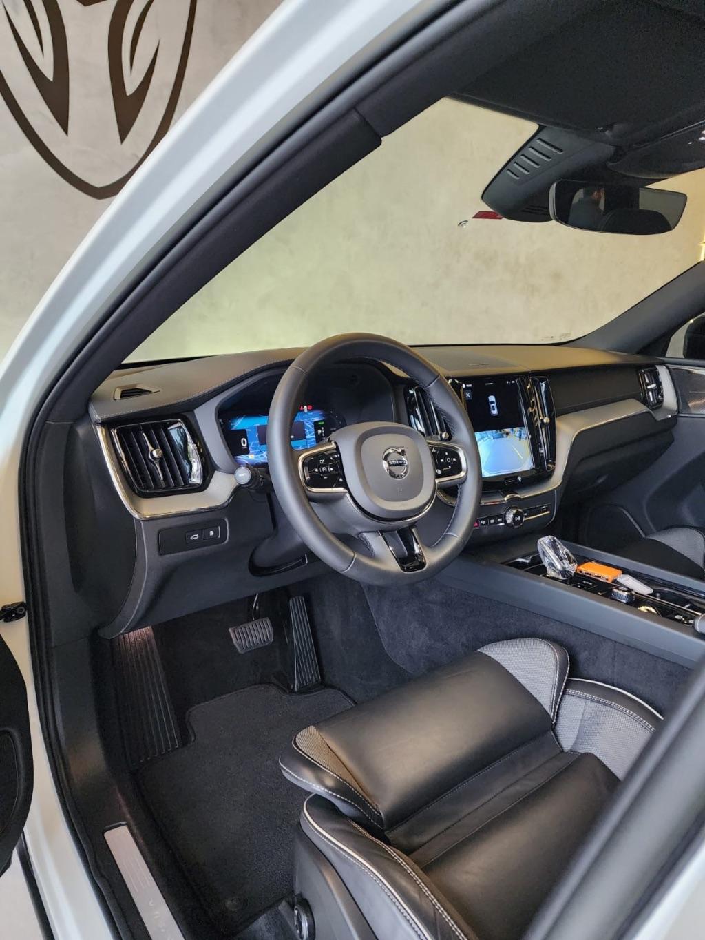 VOLVO XC60 - Foto