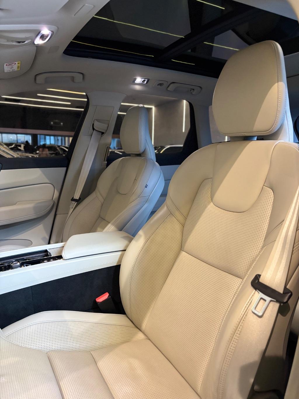 VOLVO XC60 - Foto
