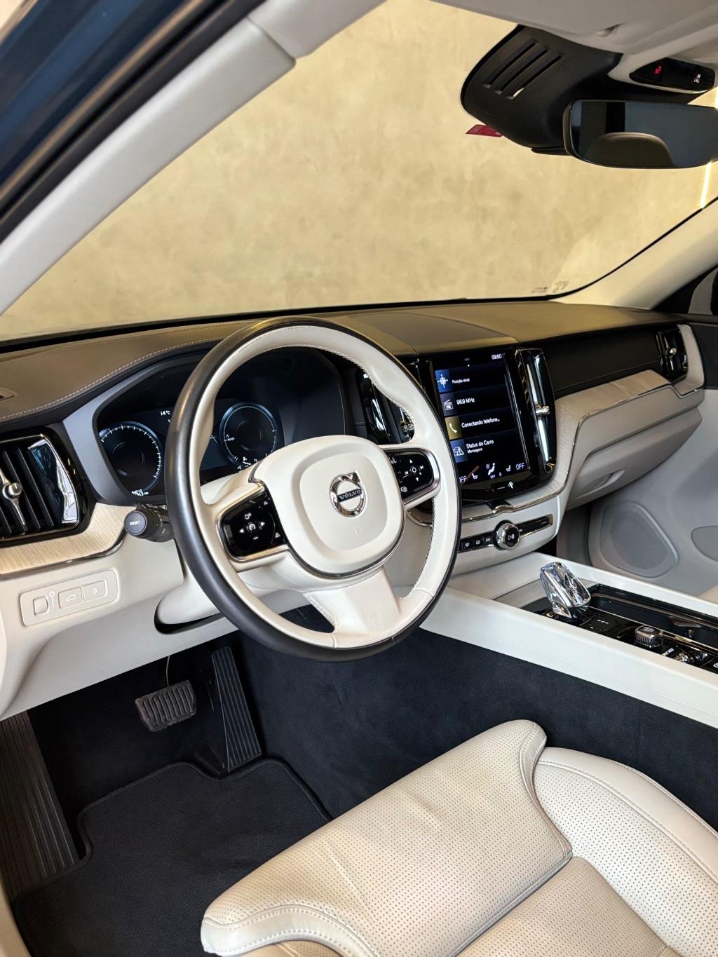 VOLVO XC60 - Foto