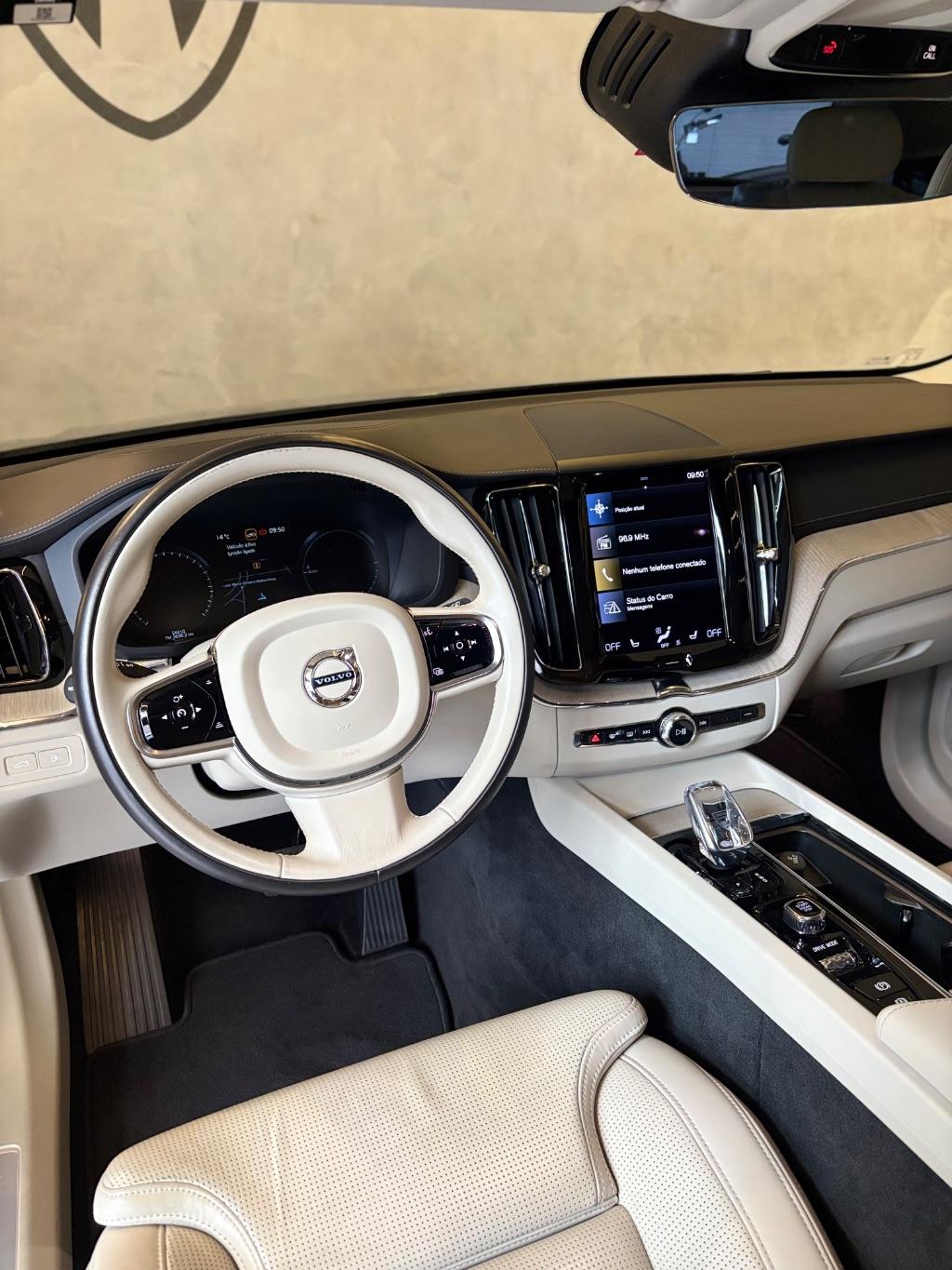 VOLVO XC60 - Foto