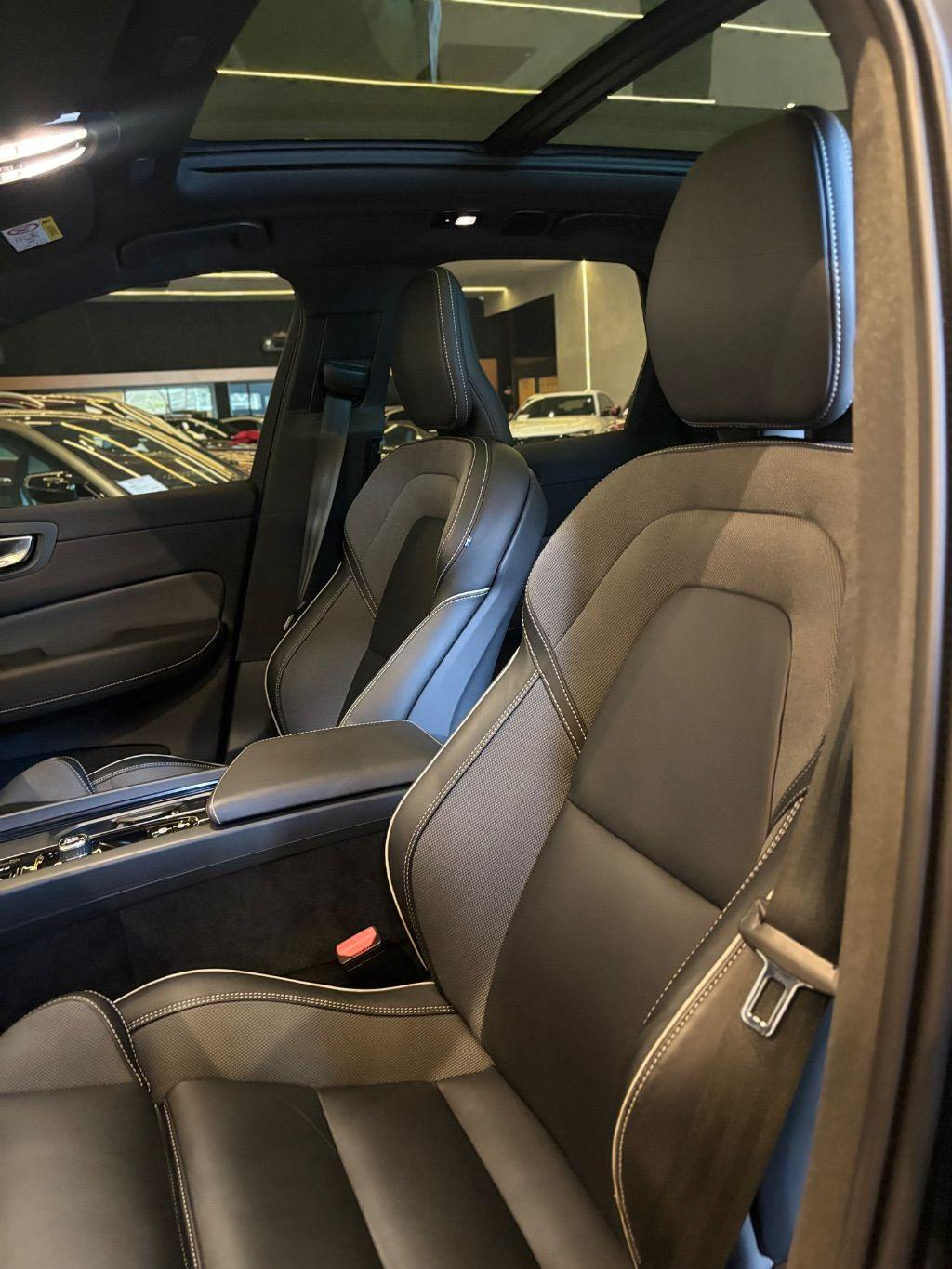 VOLVO XC60 - Foto