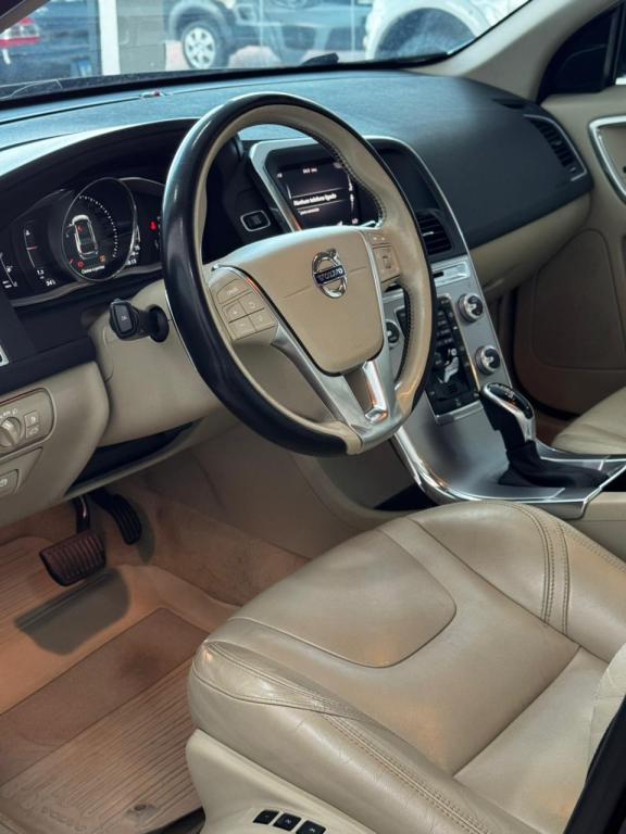 VOLVO XC60 - Foto