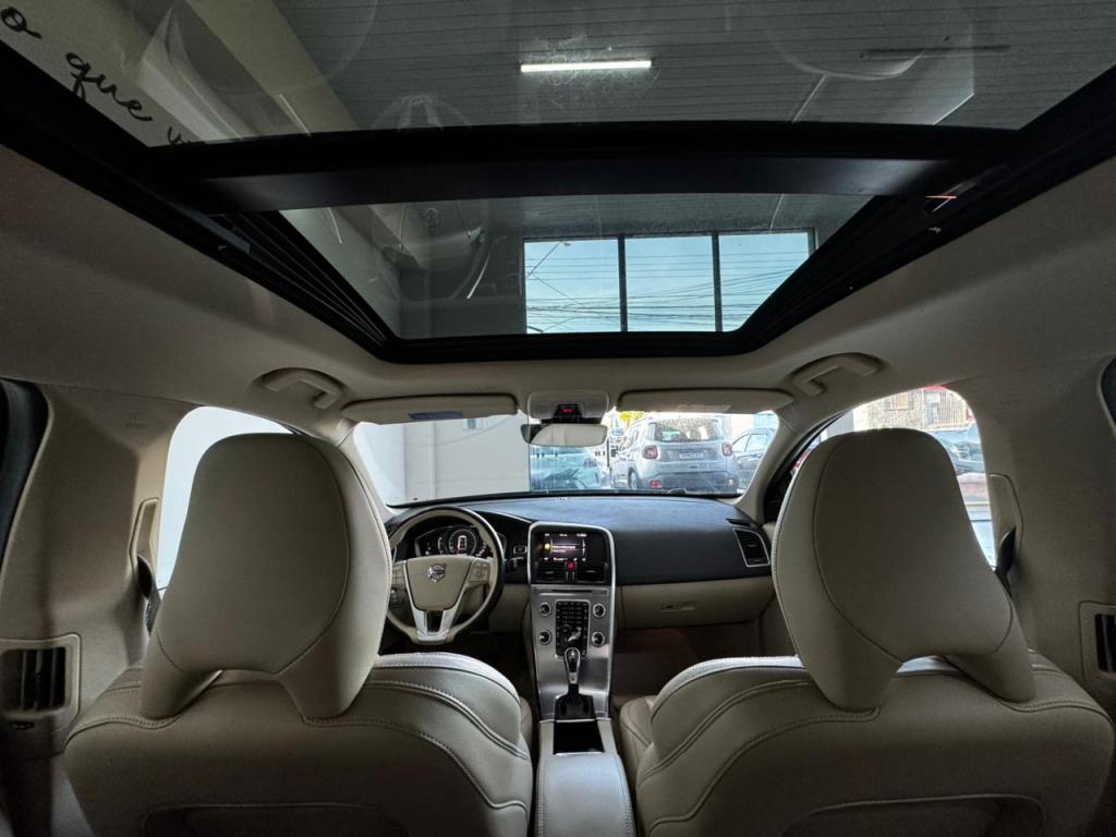VOLVO XC60 - Foto
