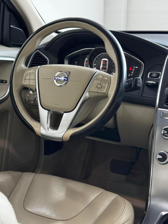 VOLVO XC60 - Foto