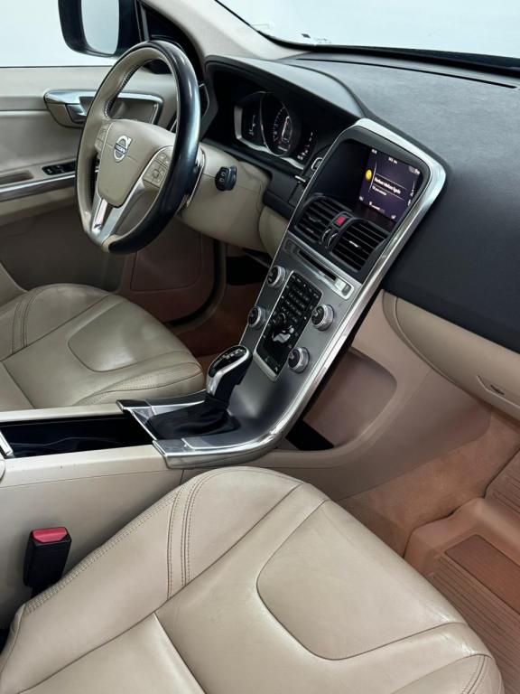 VOLVO XC60 - Foto