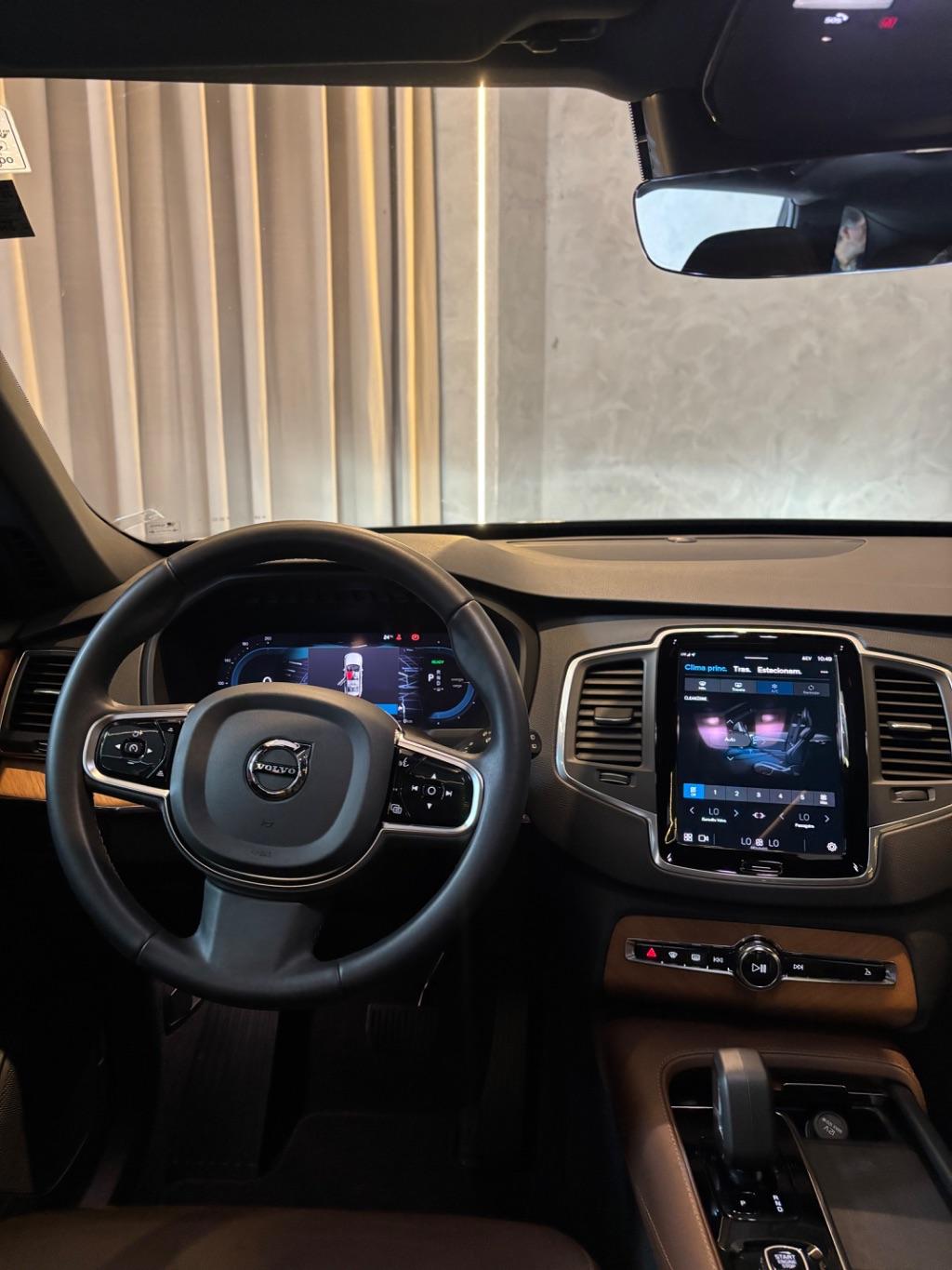 VOLVO XC90 - Foto
