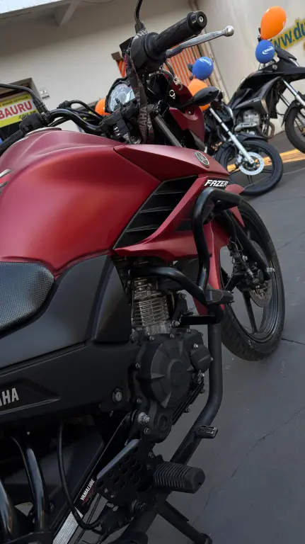 YAMAHA FZ 15 Fazer - Foto