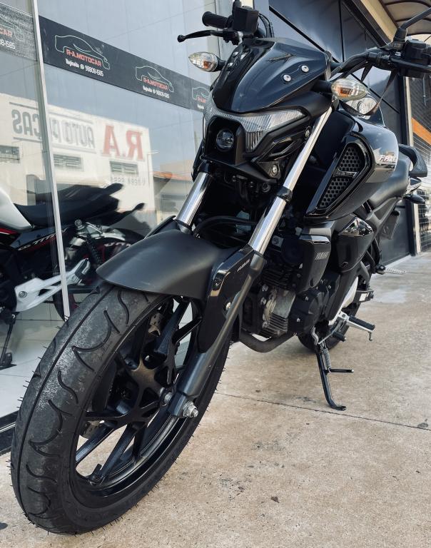 YAMAHA FZ 15 Fazer - Foto