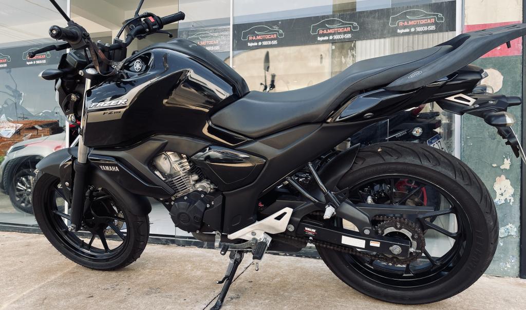 YAMAHA FZ 15 Fazer - Foto