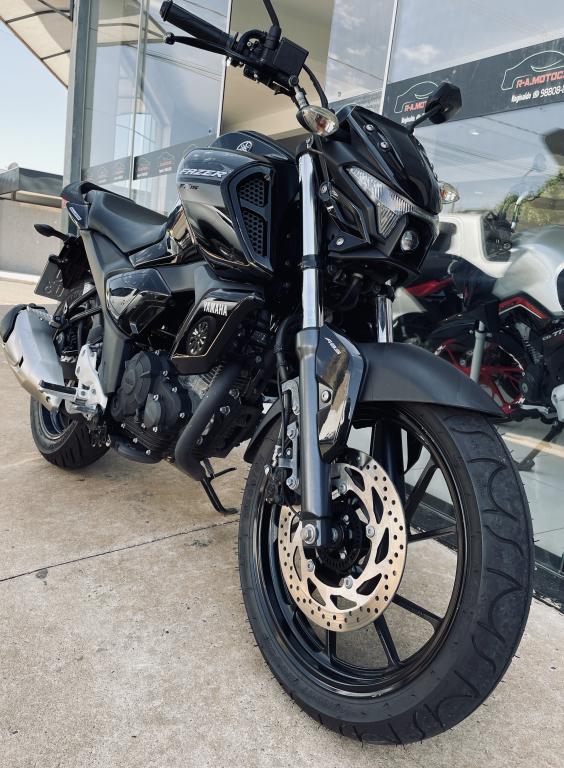 YAMAHA FZ 15 Fazer - Foto