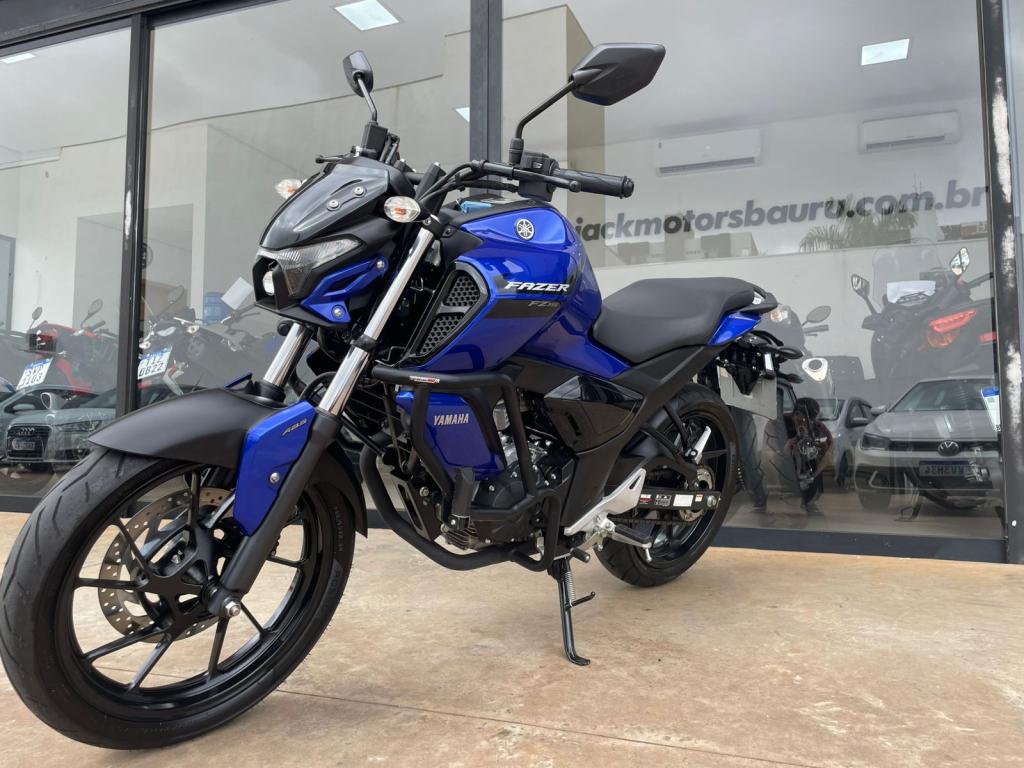 YAMAHA FZ 15 Fazer - Foto