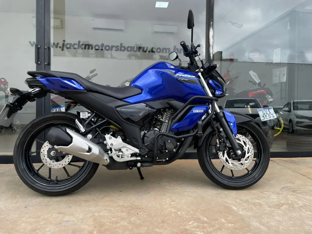 YAMAHA FZ 15 Fazer - Foto