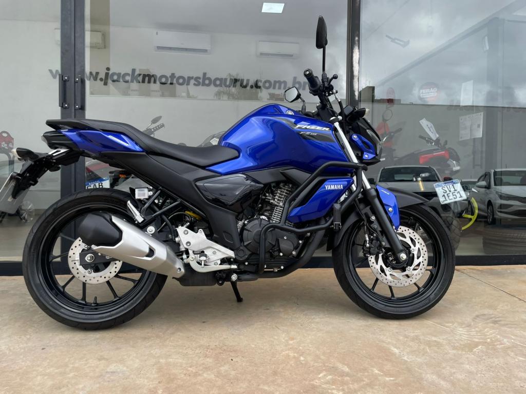 YAMAHA FZ 15 Fazer - Foto