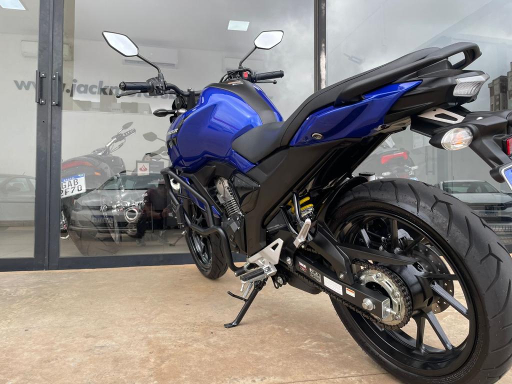 YAMAHA FZ 15 Fazer - Foto