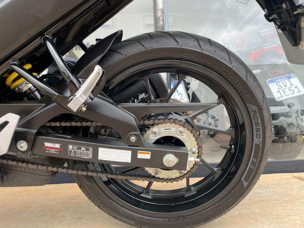 YAMAHA FZ 15 Fazer - Foto