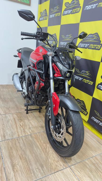 YAMAHA FZ 15 Fazer - Foto