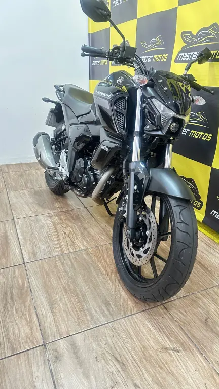 YAMAHA FZ 15 Fazer - Foto