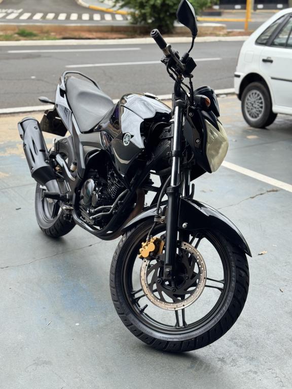 YAMAHA FZ 25 250 Fazer Flex - Foto