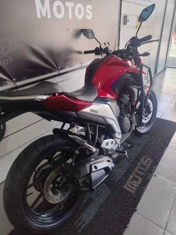 YAMAHA FZ 25 250 Fazer Flex - Foto