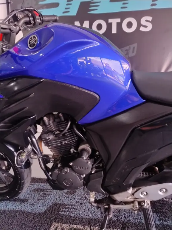 YAMAHA FZ 25 250 Fazer Flex - Foto