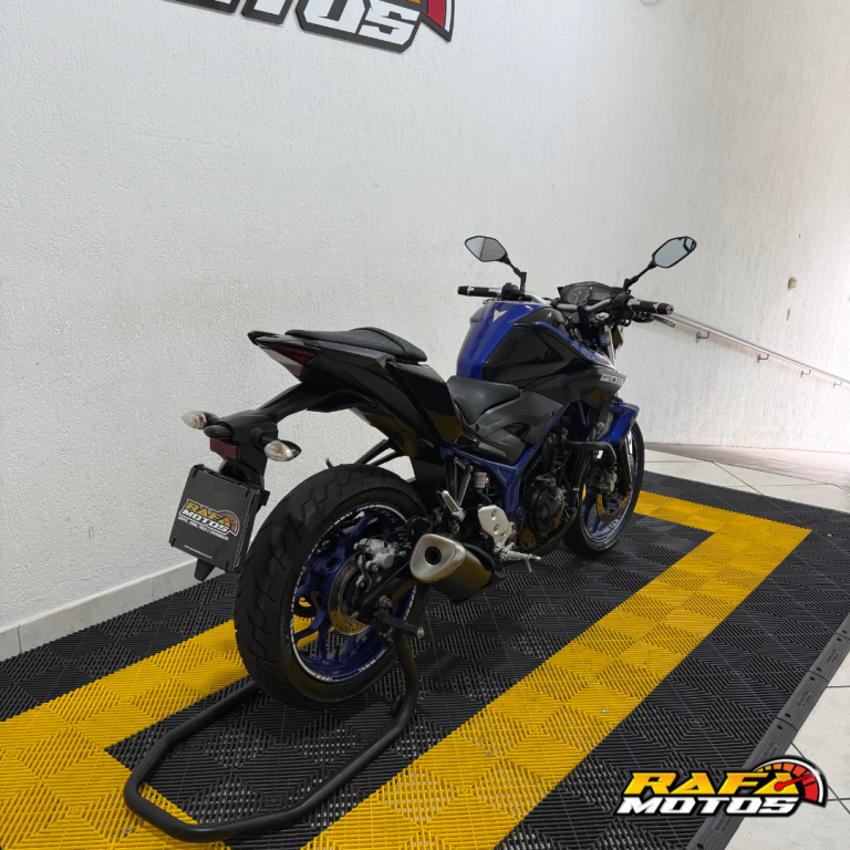 YAMAHA MT-03 300 - Foto