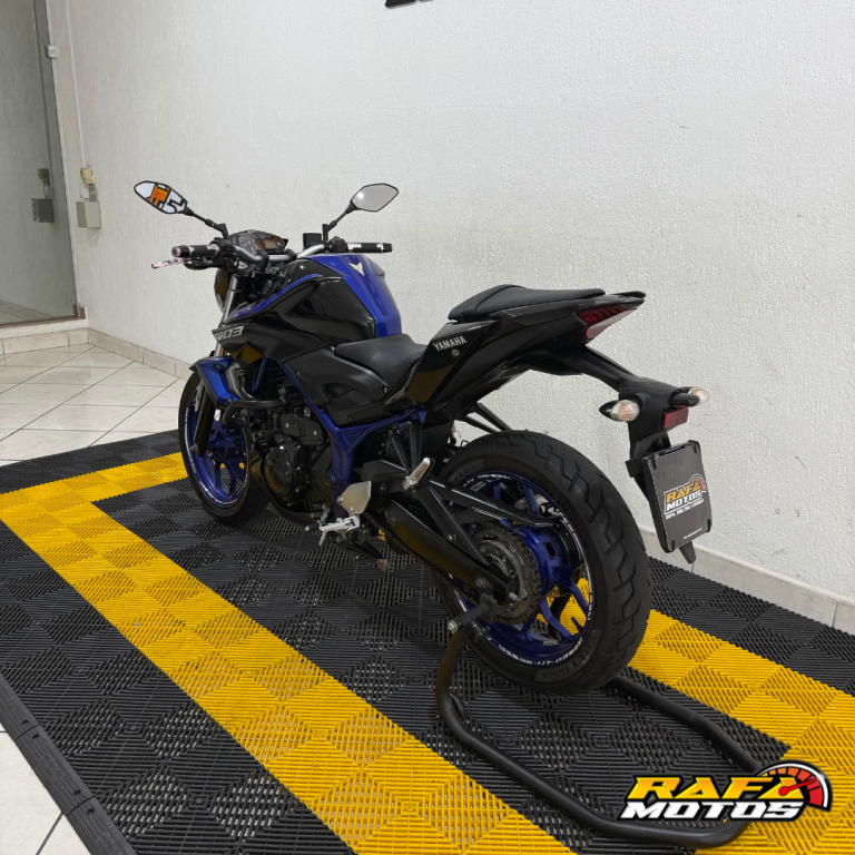 YAMAHA MT-03 300 - Foto