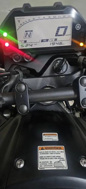 YAMAHA MT-03 300 - Foto