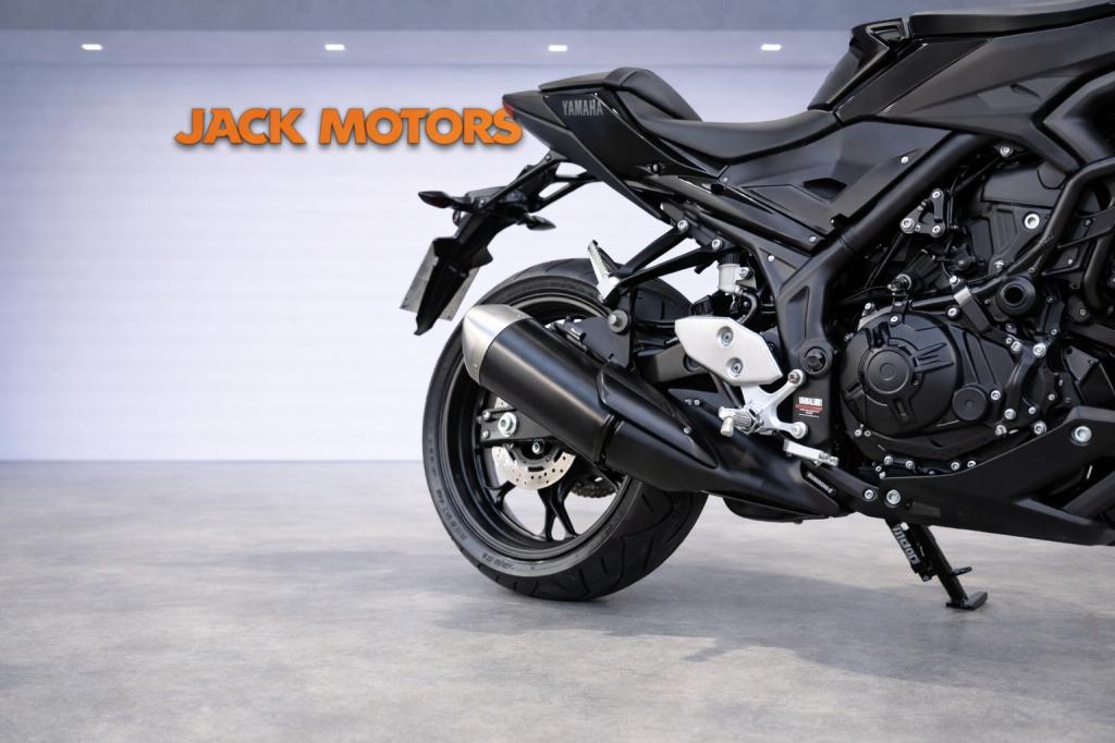 YAMAHA MT-03 300 - Foto