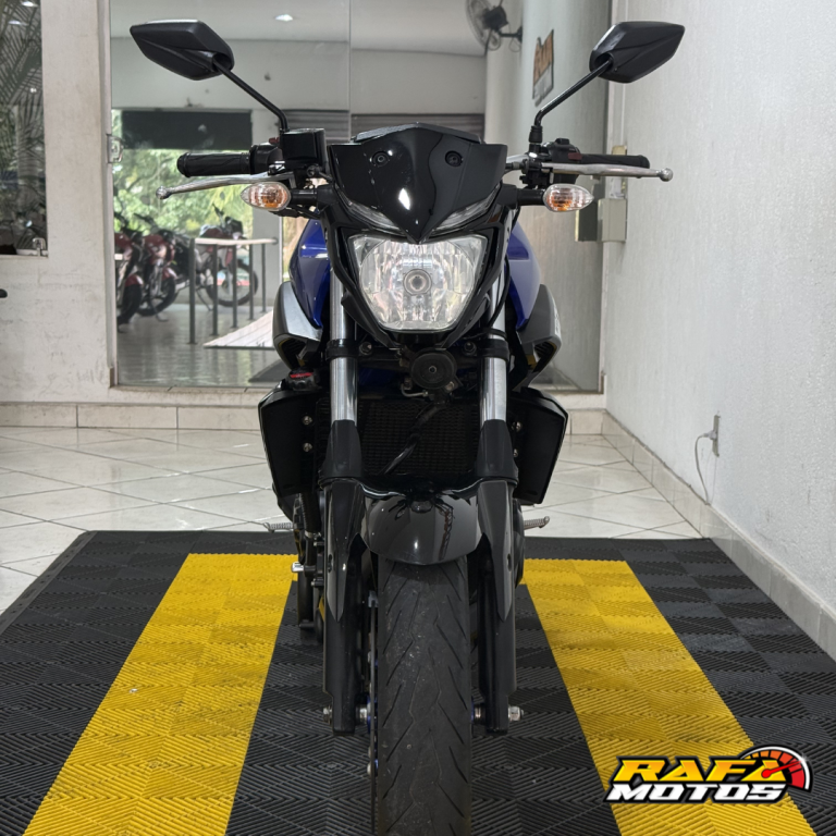 YAMAHA MT-03 300 - Foto