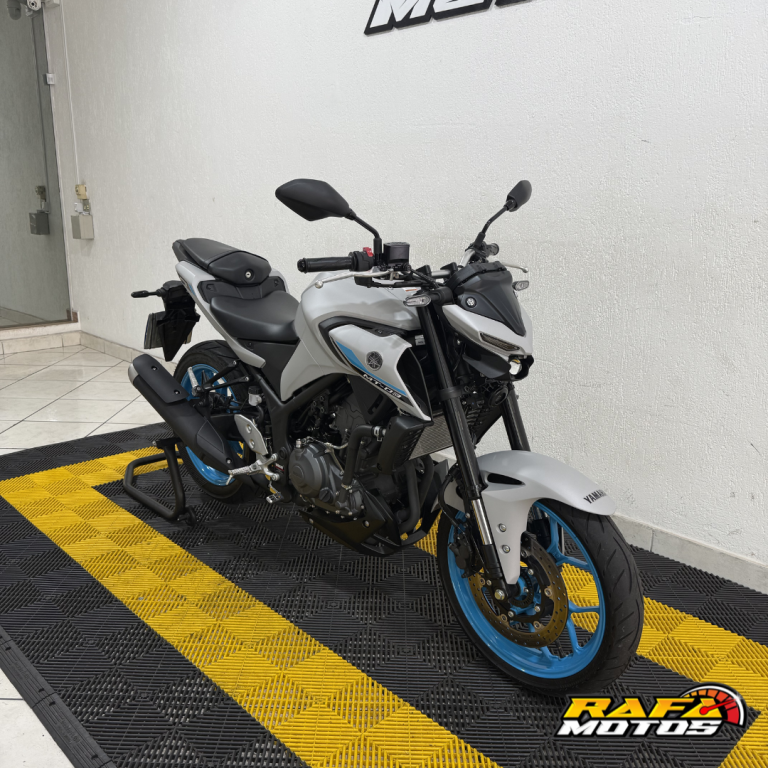 YAMAHA MT-03 300 - Foto