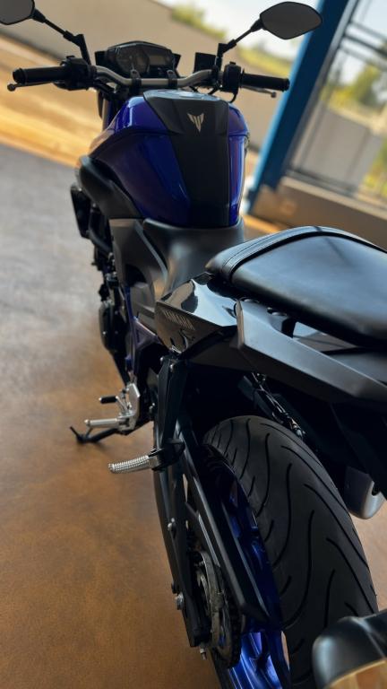 YAMAHA MT-03 300 - Foto