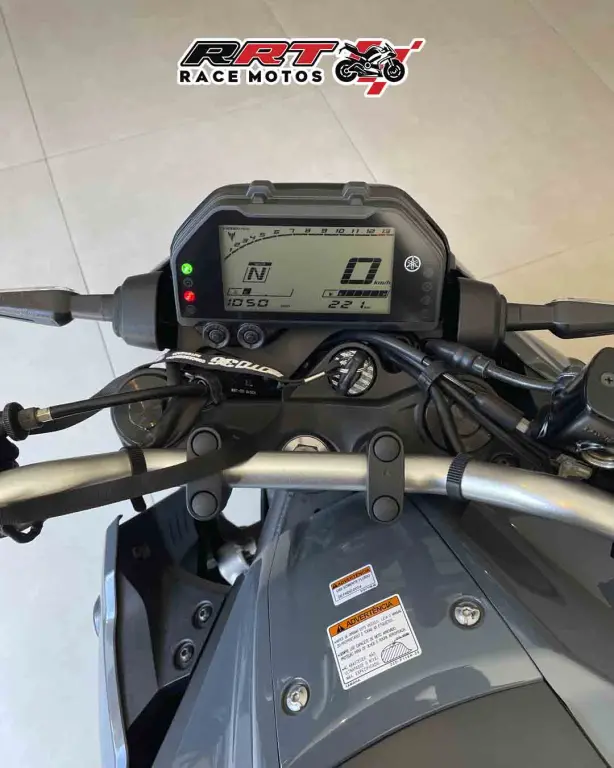 YAMAHA MT-03 300 - Foto