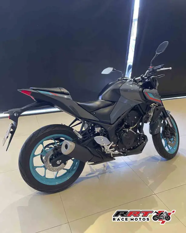 YAMAHA MT-03 300 - Foto