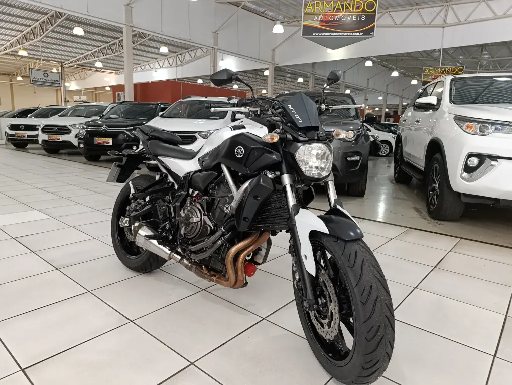 YAMAHA MT-07 700