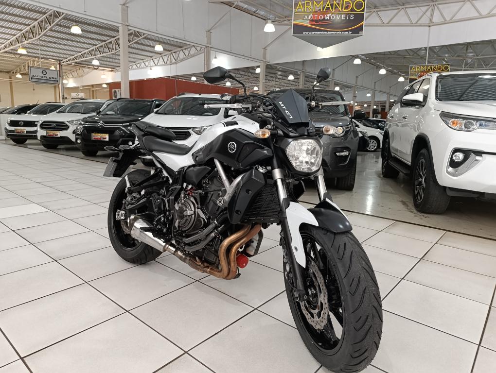 YAMAHA MT-07 700