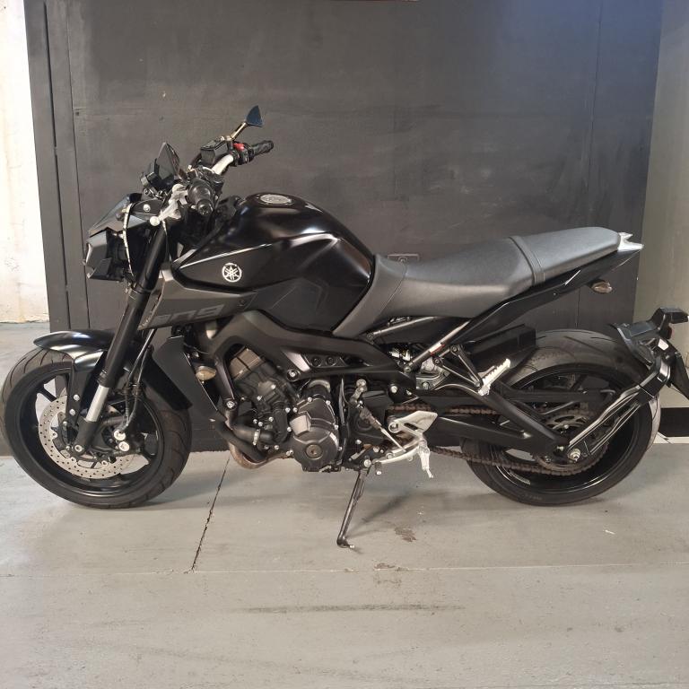YAMAHA MT-09 850