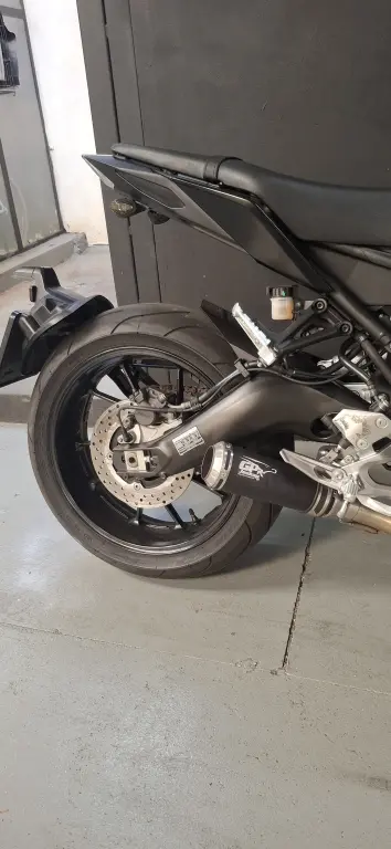 YAMAHA MT-09 850 - Foto