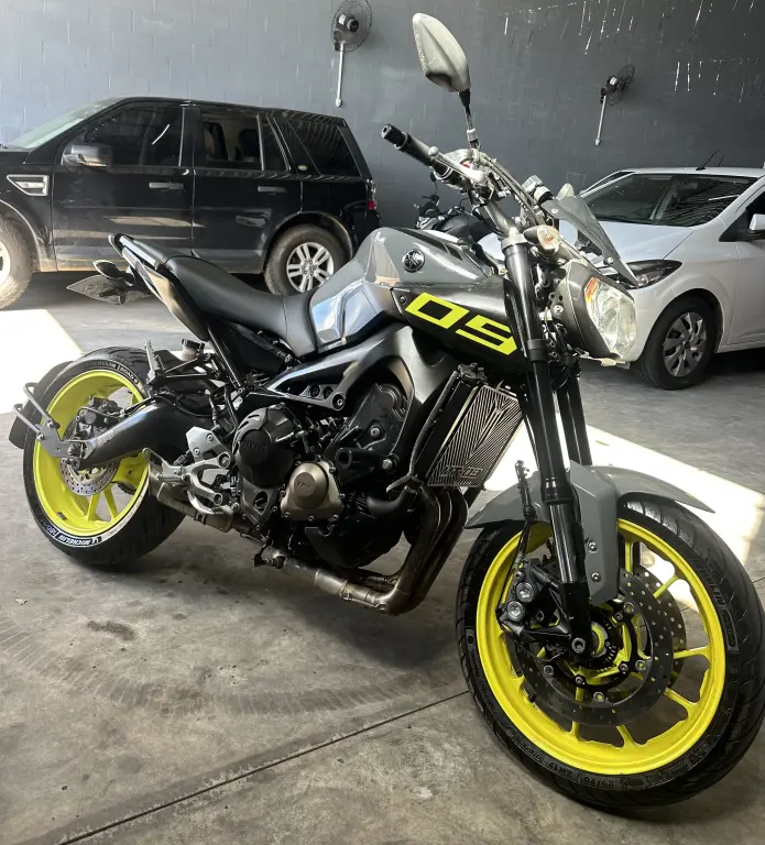 YAMAHA MT-09 850