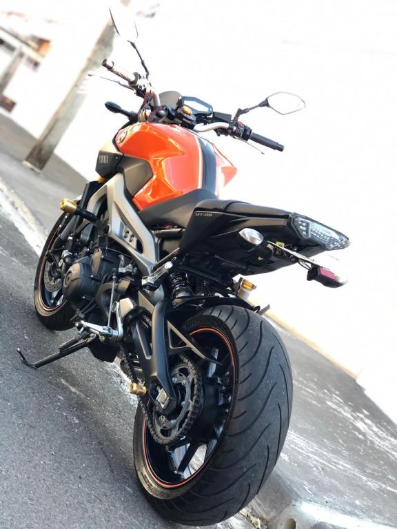 YAMAHA MT-09 850 - Foto